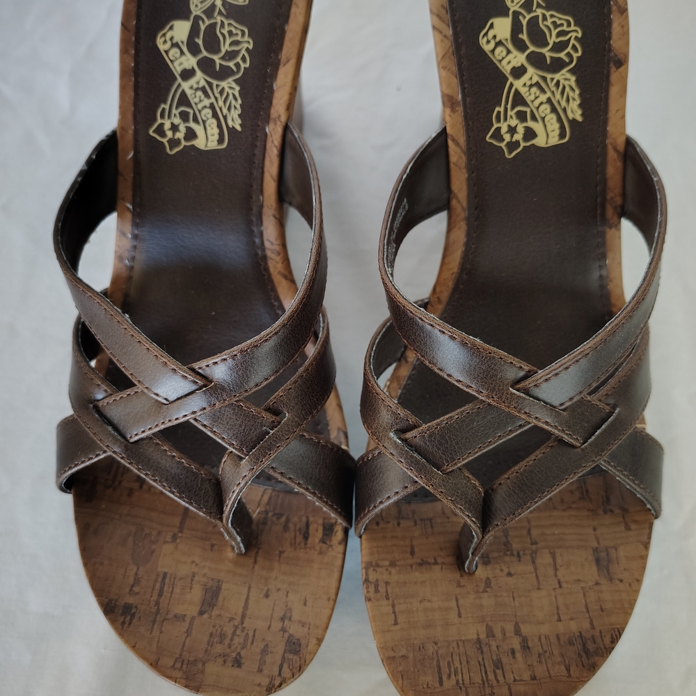 Self Esteem Brown Sandals Comfortable Thong Style - Picture 3 of 8